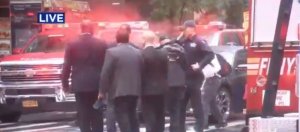 При аварийной посадке вертолета в Нью-Йорке погиб человек