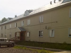 В доме для переселенцев в Омутнинске трескаются стены и искрят розетки