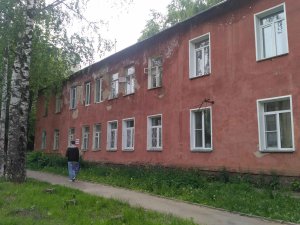 140 тысяч за дырявую крышу: в кировской двухэтажке уже несколько месяцев не устраняют последствия некачественного ремонта кровли