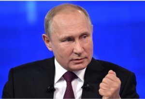Путин объяснил, почему чиновникам нельзя снижать зарплаты