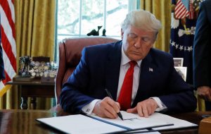 Трамп заявил о введении санкций против руководителя Ирана