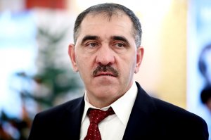 Глава Ингушетии Юнус-Бек Евкуров решил досрочно уйти в отставку. На своем посту он был с 2008 года