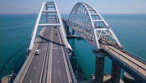 "Такси" по-русски: зафиксирован рекорд превышения скорости на Крымском мосту.
