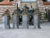 Греческие войска защищают православный храм в Косово