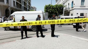 В столице Туниса прогремели два взрыва