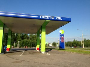 Neste продает «Татнефти» свой розничный бизнес в России.