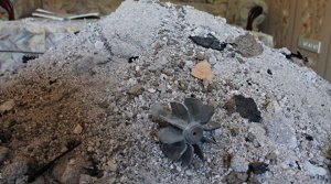"Прямое попадание": ВСУ разнесли из минометов детскую площадку в Горловке