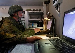 Военные ЦВО получили по гособоронзаказу 12 современных станций связи