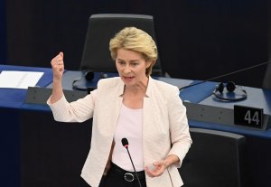 Новая глава Еврокомиссии призвала говорить с Россией с позиции силы