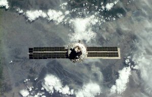 "Союз МС-13" с тремя членами экипажа на борту пристыковался к МКС