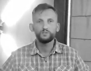 Напавшим на машину Порошенко оказался российский боевик «Азова»