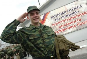 У задержанных на акции оппозиции в Москве молодых людей проверят законность получения ими военных билетов - источник