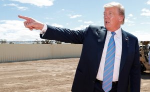 Суд разрешил Трампу взять $2,5 млрд у Пентагона на строительство стены