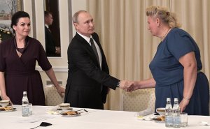 Путин встретился с семьями погибших в Баренцевом море подводников