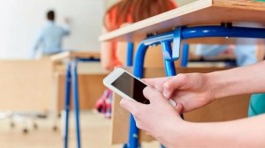 Мобильные телефоны в школе. Что думают родители?