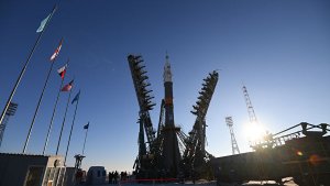 На стартовый стол Байконура вывели ракету "Союз-2.1а"