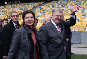 Порошенко покинул Украину вместе с семьей
