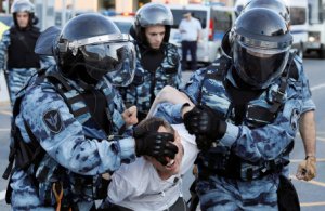 Проект «Сканер» деанонимизирует силовиков с митинга 27 июля. Насколько это правомерно?