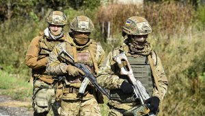 Украинские диверсанты подорвались на минах в Донбассе, заявили в ДНР