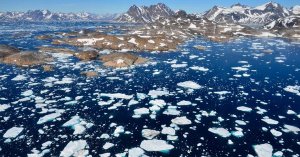 Гренландия потеряла 11 миллиардов тонн льда за один день