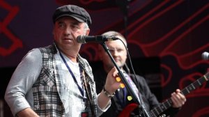 «Это интернет-терроризм! Но мне на них плевать!» Владимир Шахрин — о том, зачем он пел во время протестов