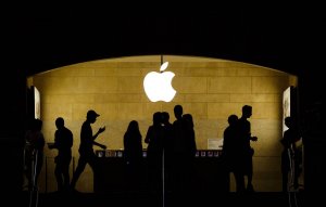 От Apple через суд потребовали стереть записи личных разговоров пользователей Siri