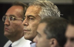 Фигурант секс-скандала миллиардер Эпштейн покончил с собой в США