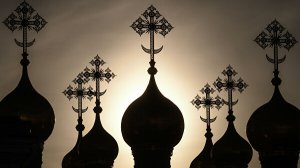 Представитель РПЦ назвал крещение в Гатчине "безумием и неадекватом".