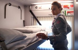 В РЖД уточнили, кто должен собирать постельное белье в поезде