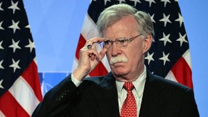Захарова ответила на обвинения Болтона в краже американских технологий