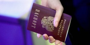 Лондон осудил решение Путина об упрощенной выдаче российских паспортов жителям Донбасса