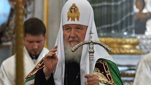 Патриарх Кирилл объяснил, зачем нужно подставлять после удара другую щеку