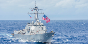 Reuters: Китай запретил военному кораблю США заходить в порт Циндао  (Эсминец ВМС США должен был войти в порт в воскресенье, отмечает агентство)
