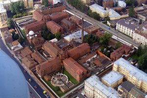 Против сотрудников петербургских "Крестов" собрались возбудить уголовное дело. В СИЗО выявлены халатность, нарушения, избиения и пытки заключенных