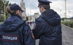 Следственный комитет России на фоне акций протеста в Москве на своем официальном сайте выложил специальный репортаж под названием «Время принимать решение»