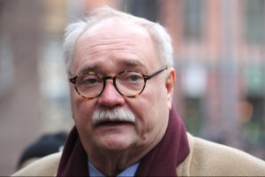 Говорит Петербург: "Вы посмотрите на лицо Беглова… Я не играю, когда пять тузов в рукаве” - Бортко