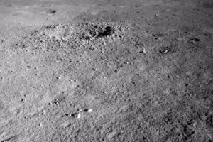Китайский луноход нашел загадочное вещество на обратной стороне Луны