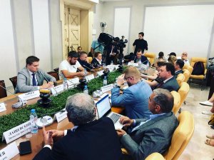 Участники «Молодежки ОНФ» обсудили в Общественной палате РФ проблему распространения фейковых новостей