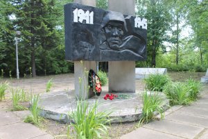 Ярославские активисты ОНФ просят прокуратуру принять меры для спасения военного памятника, который могут незаконно снести