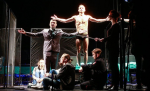 В Екатеринбурге школьникам показали изнасилование в спектакле "Ревизор"