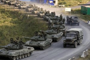 «Война готовится?»: колонна российских танков перепугала украинцев.