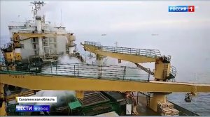 Пожар на «Петре Житникове» тушат почти сутки. Хроника событий.