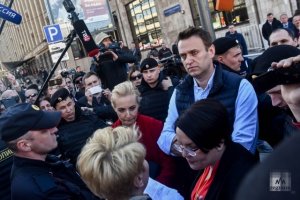 Бывший волонтер-оппозиционер предупреждает о новых провокациях ФБК