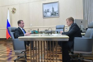 Медведев: Малый бизнес способен обеспечить работой 50% населения.