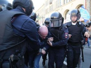 "За нашу победу над упырями": Максим Резник выступил на московском митинге
