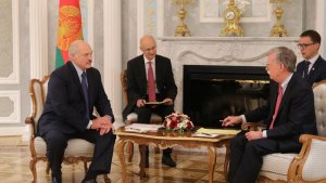 Уход Лукашенко на Запад поддерживает влиятельная группа в России.