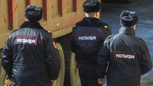 Заподозренные в вымогательстве росгвардейцы выбросили жертву из машины, скрываясь от погони