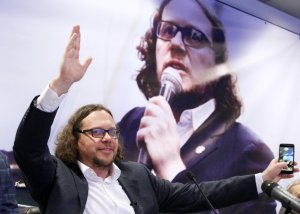 Культ с ними. Как бизнесмены превращают свои компании в секты