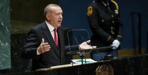 Эрдоган заявил, что окружение Трампа не выполняет его поручения по выводу войск из Сирии