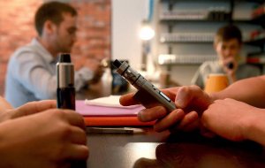 Электронные сигареты обеспечили мышей раком легких
